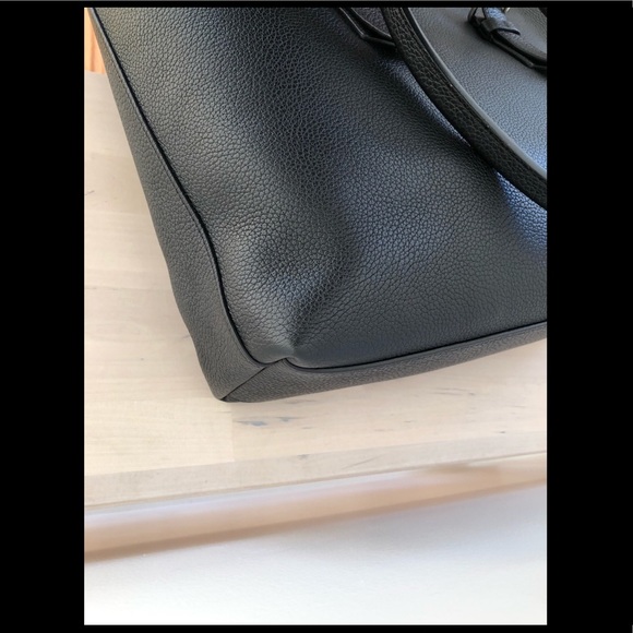 Louis Vuitton 
Voyage Tote
Black Taurillon Leather - Picture 4 of 12